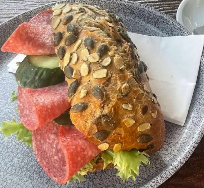 Café Bakery Bonjour (9).png