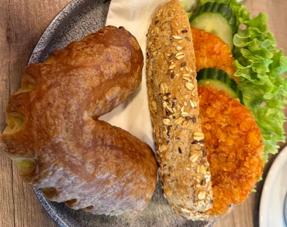 Café Bakery Bonjour (10).png