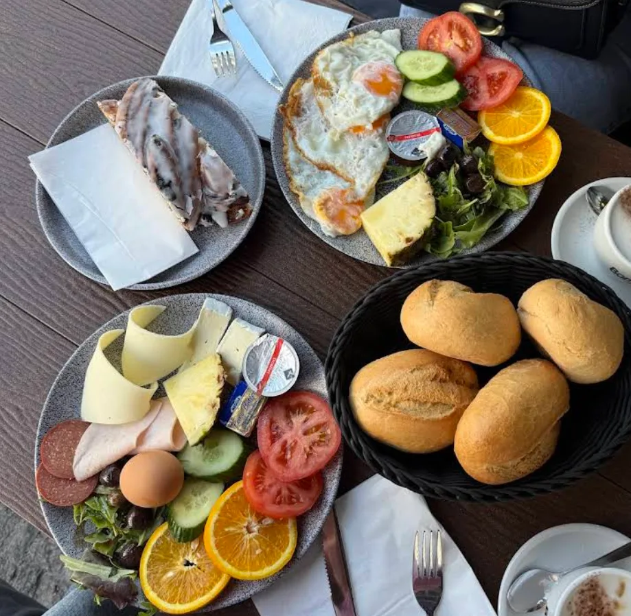 Café Bakery Bonjour (16).png