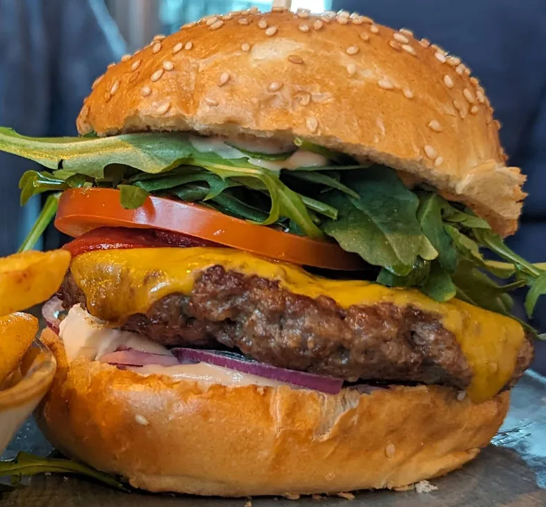 FRANKIES Steak & Burger (10).webp