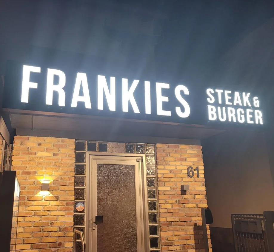 FRANKIES Steak & Burger.webp
