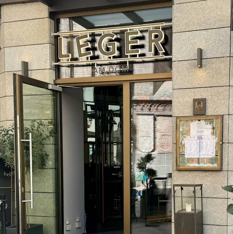 LEGER AM DOM.webp