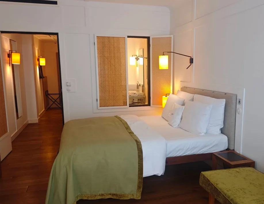 LOUIS Hotel (2).webp