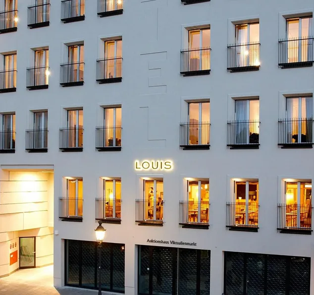 LOUIS Hotel.webp