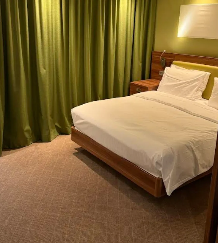 Hampton by Hilton (2).webp
