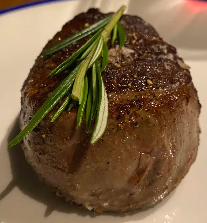 Bootshaus Grill & Bar (17).png
