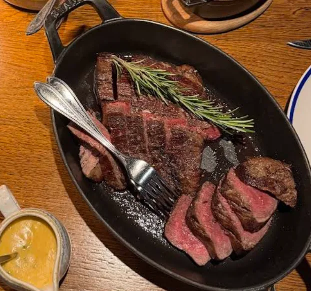 Bootshaus Grill & Bar (24).png