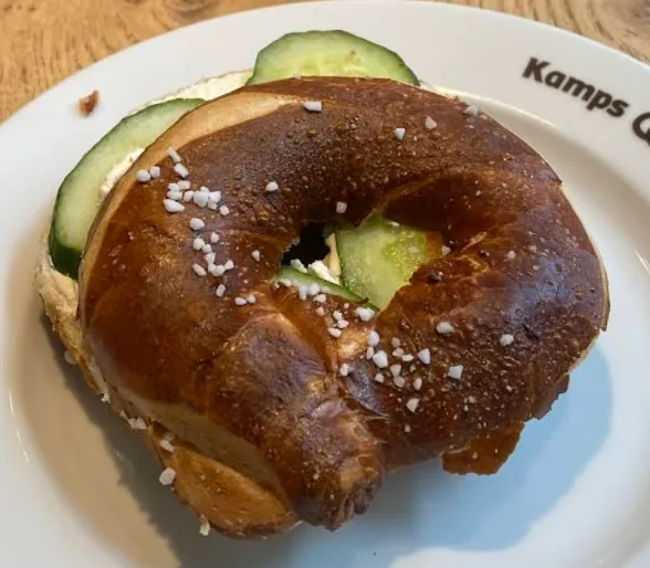Kamps Bäckerei mit Backstube (2).png