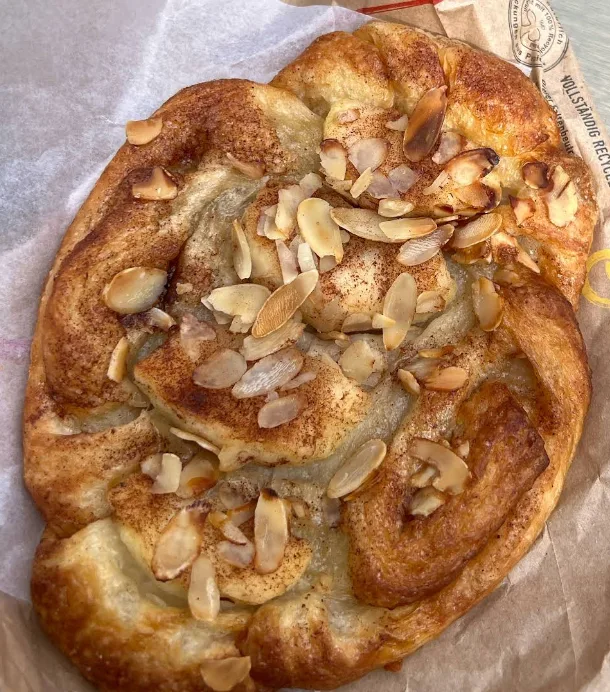 Kamps Bäckerei mit Backstube (4).png