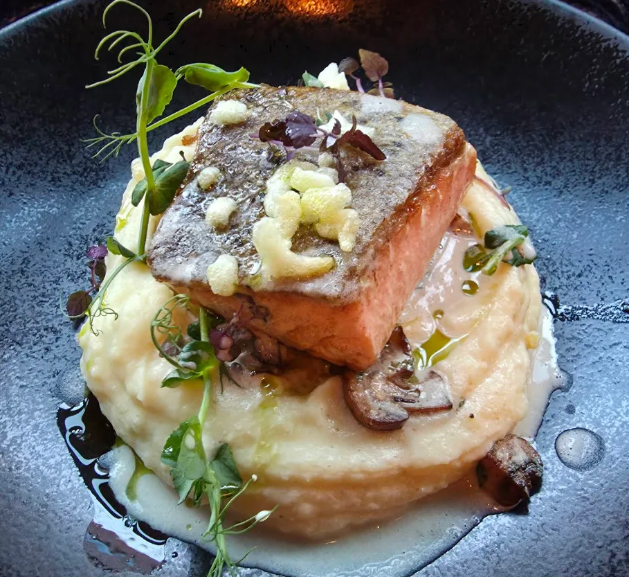 heimat Restaurant (8).png