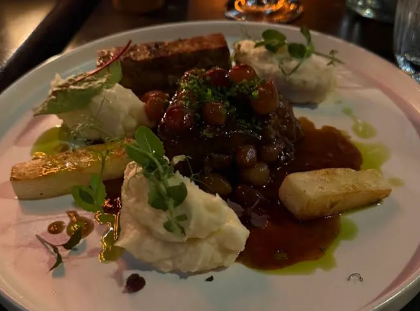 heimat Restaurant (18).png
