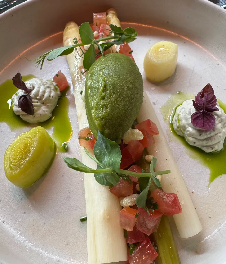 heimat Restaurant (35).png