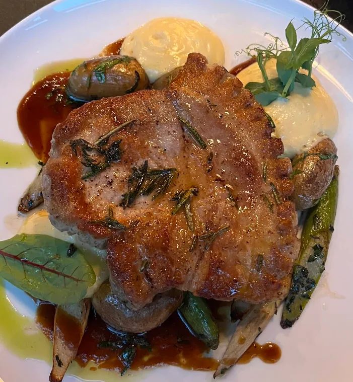 heimat Restaurant (50).png