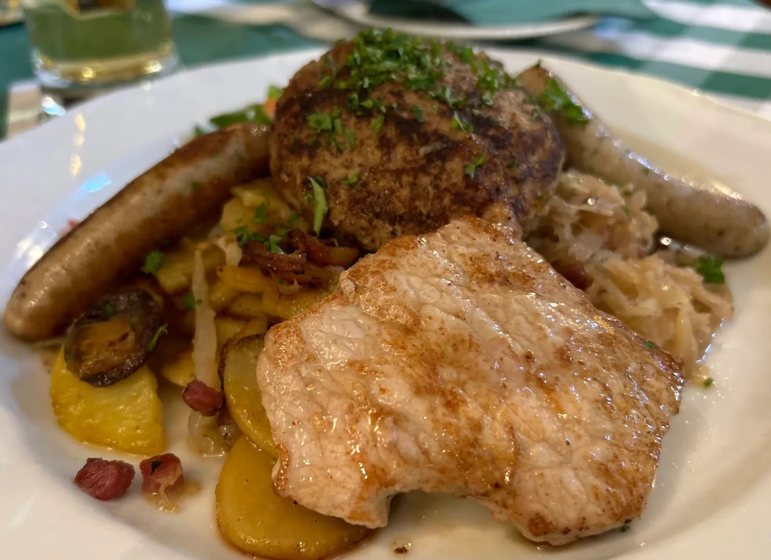 Alt-Berliner Wirtshaus (24).png