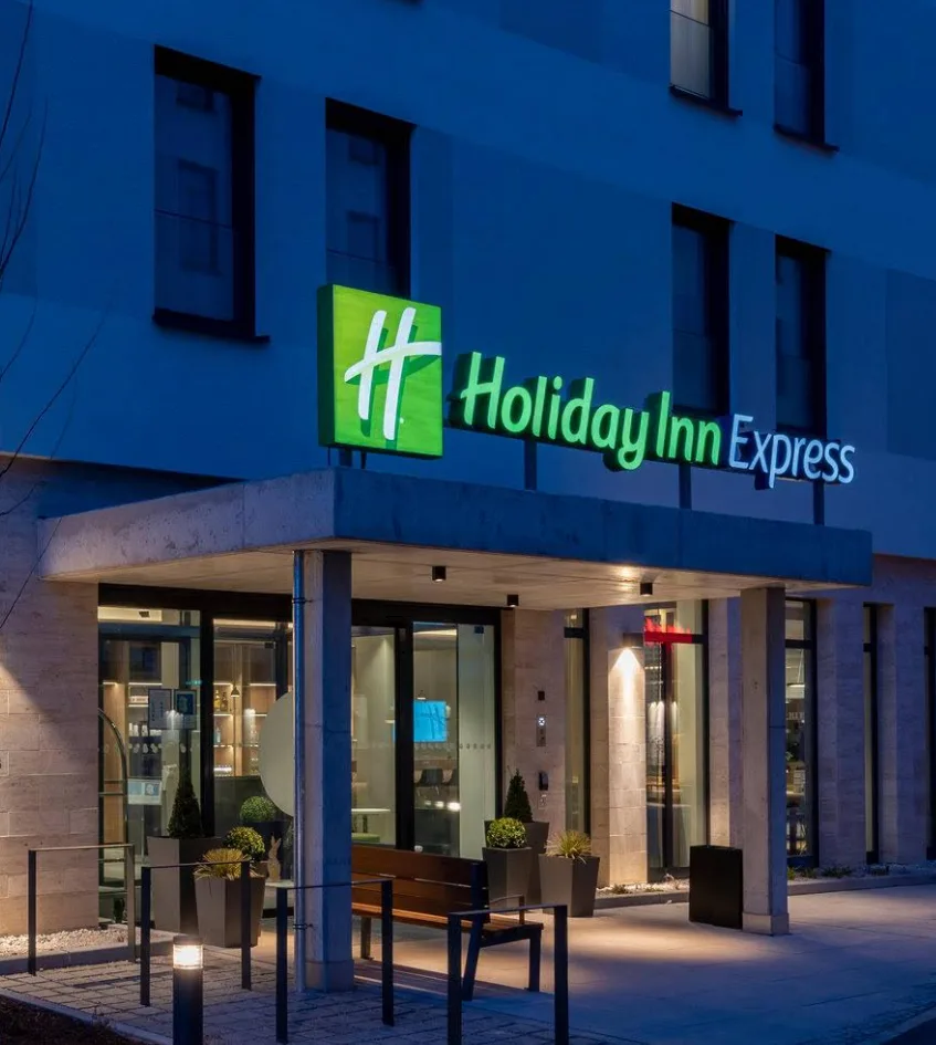 Holiday Inn.webp