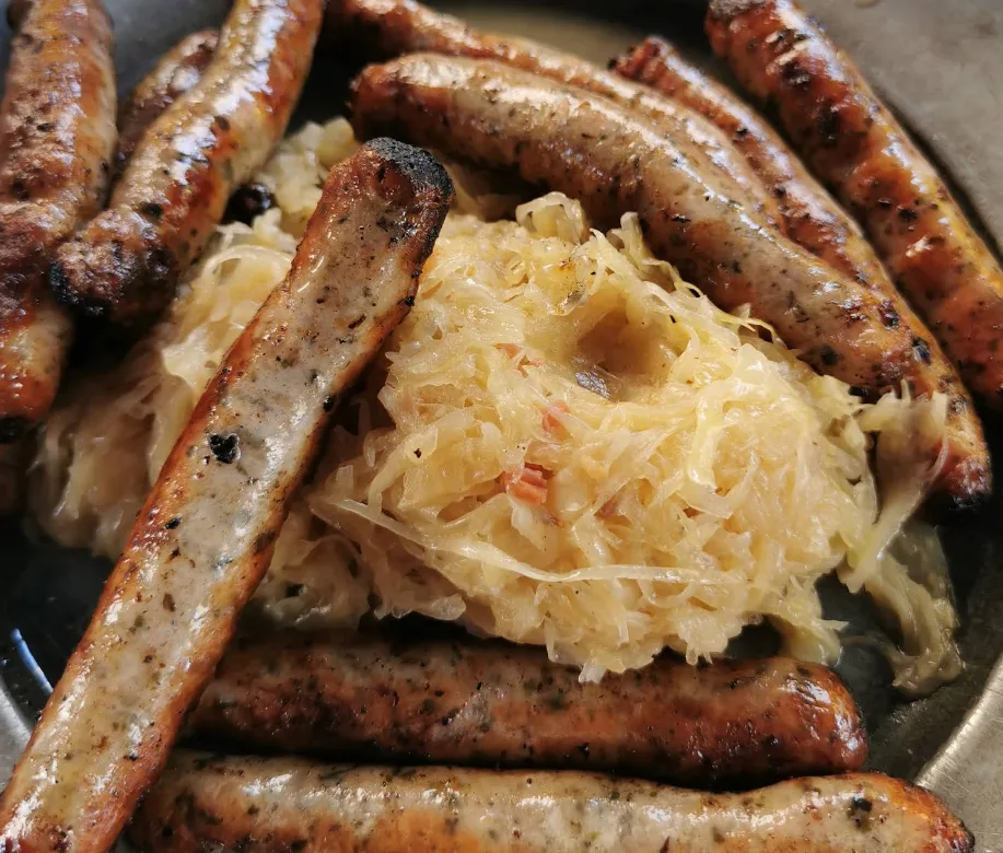 Nuernberger Bratwurst Gloeckl am Dom (12).png