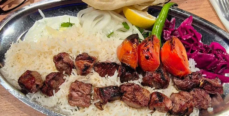 Sara H Grill House (12).png