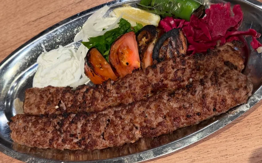 Sara H Grill House (13).png