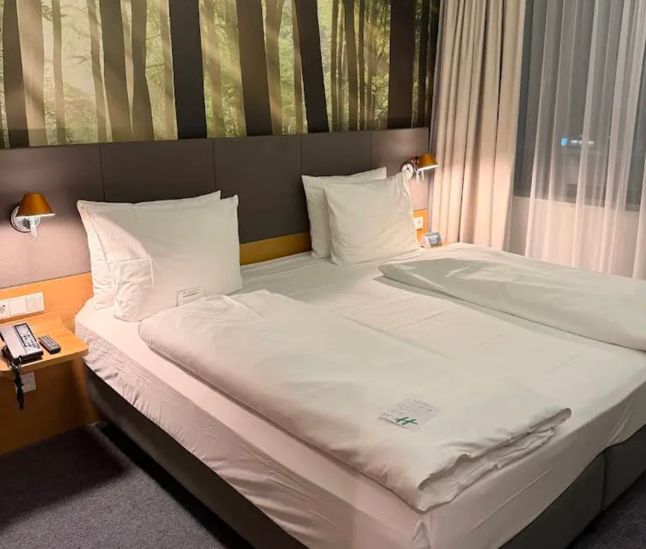 Holiday Inn (2).webp