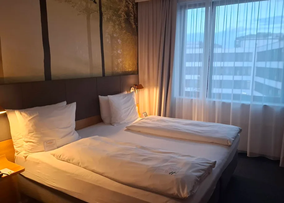 Holiday Inn (9).webp