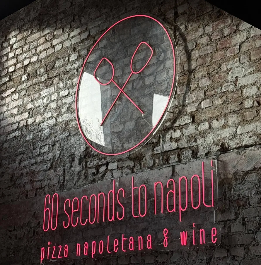 60 seconds to napoli Köln.webp
